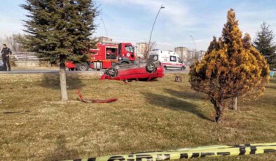 Kayseri’de araba takla attı: 2 kişi yaralandı