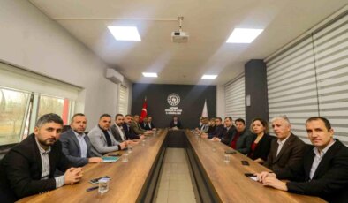 Gençlik ve Spor Vilayet Müdürü Ali İhsan Kabakcı, ilçe ve şube müdürleri ile kıymetlendirme toplantısı yaptı