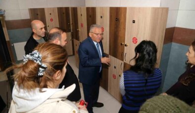 Kayseri Büyükşehir Belediye Lideri Dr. Memduh Büyükkılıç, Recep Tayyip Erdoğan Millet Bahçesi Sağlıklı Hayat Merkezi’ni İnceledi