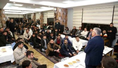 Kayseri Büyükşehir Belediye Lideri Gençlerle Buluştu