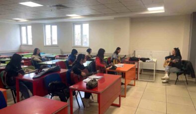 Kayseri Büyükşehir Belediyesi’nin Bedel Gençlik Merkezi’nde Eğitim Öğretim Periyodu Dolu Dolu Geçiyor