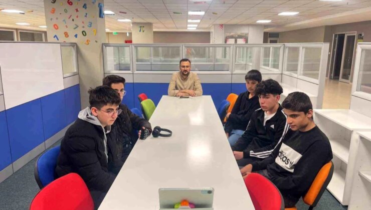 Kayseri Büyükşehir Belediyesi’nin Paha Gençlik Merkezi’nde Eğitim Öğretim Periyodu Dolu Dolu Geçiyor