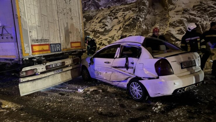 Kayseri’de zincirleme trafik kazası: 5 kişi yaralandı