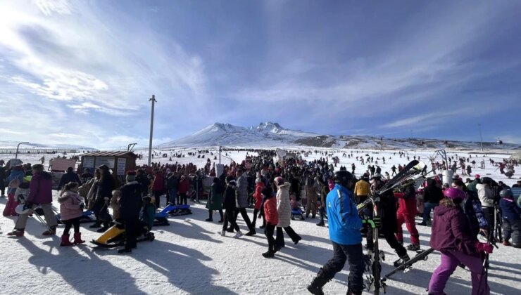 Lider Büyükkılıç, Erciyes Kayak Merkezi’nde Dönemin Başladığını Kutladı