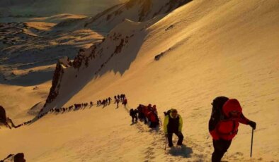 15. Klasik Milletlerarası Erciyes Kış Tepe Tırmanışı Tamamlandı