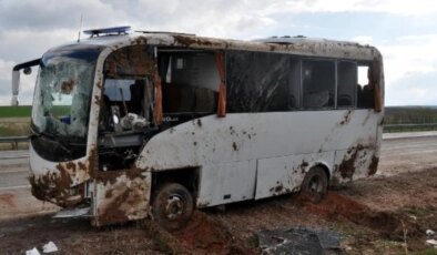 Kayseri’de cezaevi nakil aracı kaza sonucu devrildi: 1 meyyit, 12 yaralı