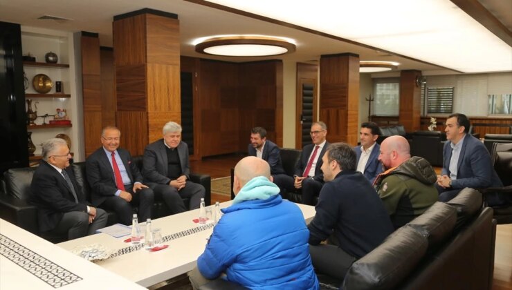 Türkiye Tenis Federasyonu Lideri Kayseri Büyükşehir Belediyesi’ni ziyaret etti