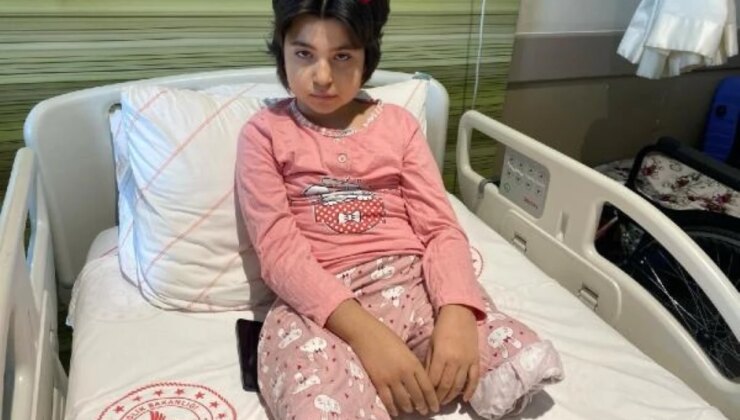 Zelzelede ailesini kaybeden Aysima’nın bacağı ampute edildi